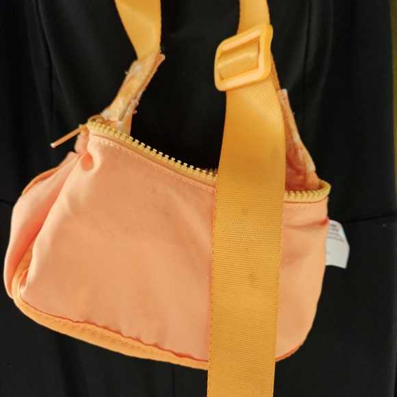 Orange Heart Pattern Crossbody Bag - Unbranded - Picture 8 of 9